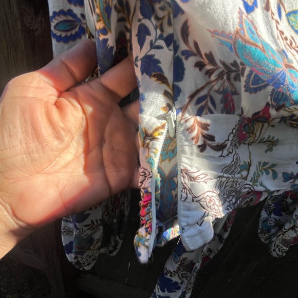 Zara cropped floral blouse puff sleeve. Front tie. Size (S). - Picture 5 of 6